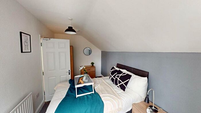 6 Bedroom House To Rent In Queens Road, Beeston, Nottingham, NG9