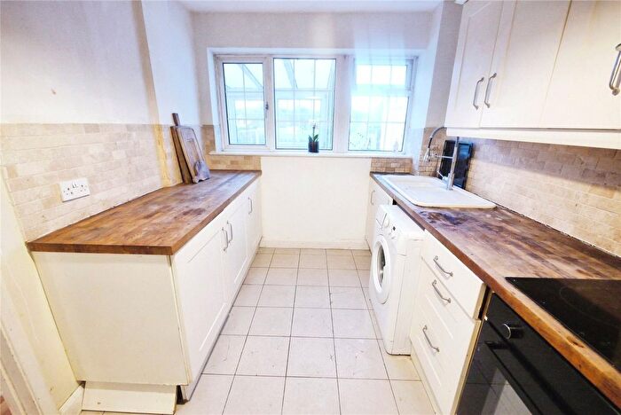 3 Bedroom Terraced House For Sale In London Road, Brentwood, Essex, CM14