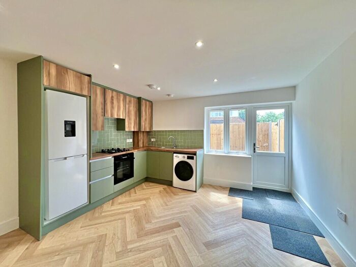 1 Bedroom Barn Conversion To Rent In London Road, Camberley, GU15