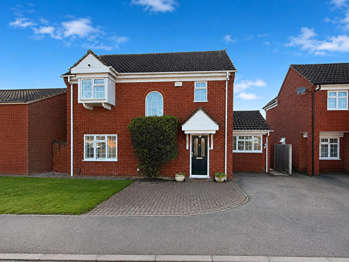 4 Bedroom Detached House For Sale In Dells Lane, Biggleswade, SG18