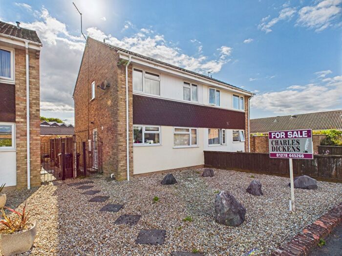 3 Bedroom Semi-Detached House For Sale In Hawthorn Close, Bridgwater, TA6