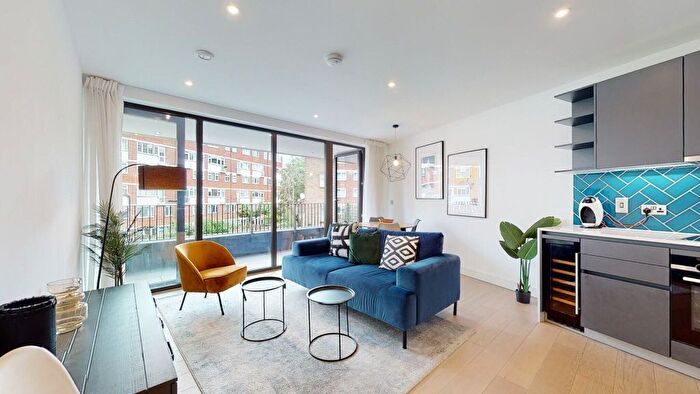 2 Bedroom Flat To Rent In Cremer Street, London, E2