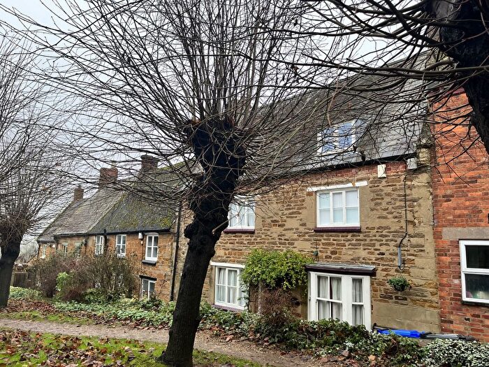 3 Bedroom Cottage To Rent In Nuns Lane, Long Buckby, NN6