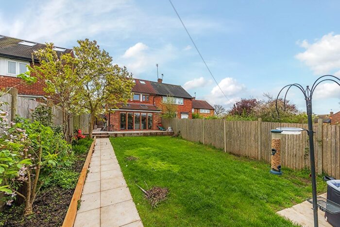 4 Bedroom Semi-Detached House To Rent In Ayot Path, Borehamwood, WD6