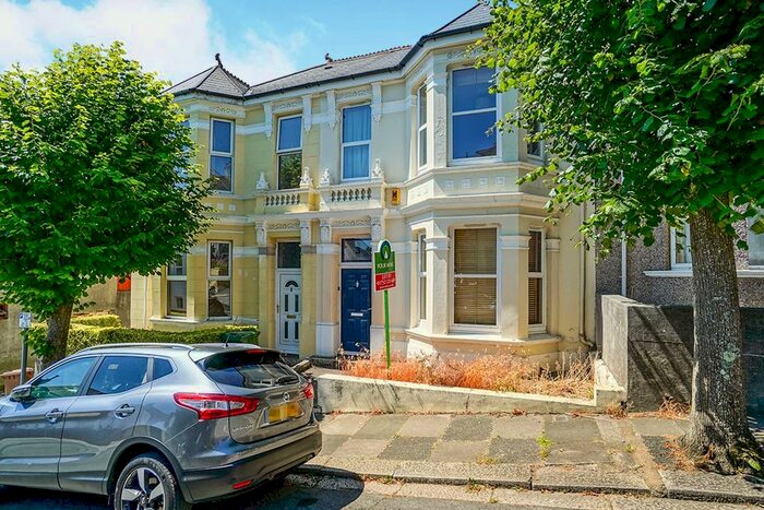 5 Bedroom Terraced House To Rent In Diamond Avenue, Plymouth, PL4