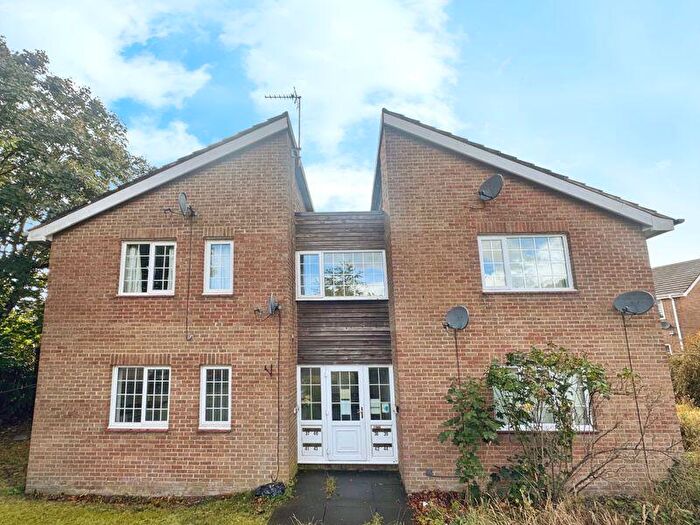1 Bedroom Flat For Sale In Mollyfair Close, Crawcrook, NE40