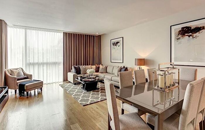 3 Bedroom Apartment To Rent In Broadley Terrace, Marylebone, London, W1H