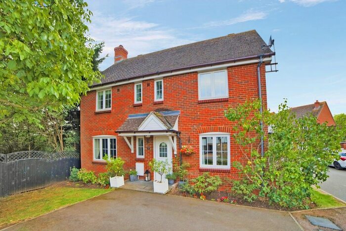 4 Bedroom Detached House For Sale In The Rickyard, Marston Moretaine, Bedford, MK43