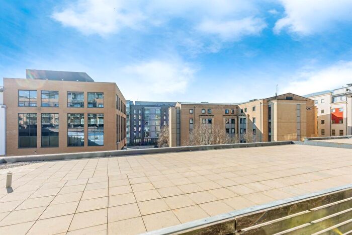 1 Bedroom Apartment For Sale In Deanery Road, Bristol, BS1