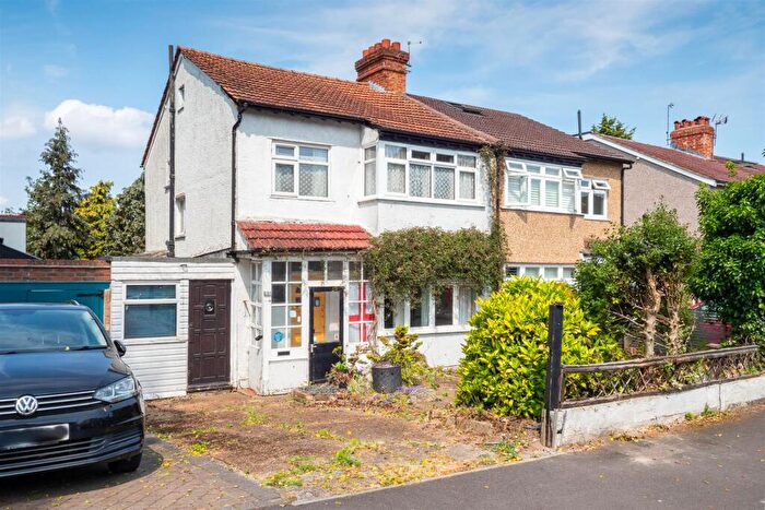 3 Bedroom Semi-Detached House For Sale In Cambridge Road, Carshalton, SM5