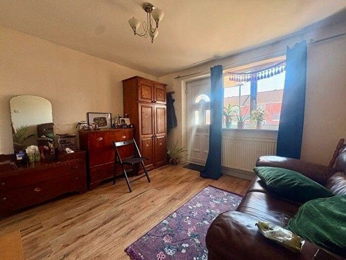 2 Bedroom Link Detached House To Rent In Ravenglass Road, Swindon, SN5