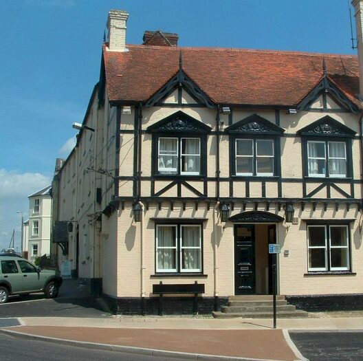 2 Bedroom Flat To Rent In Market Place, Faringdon, SN7