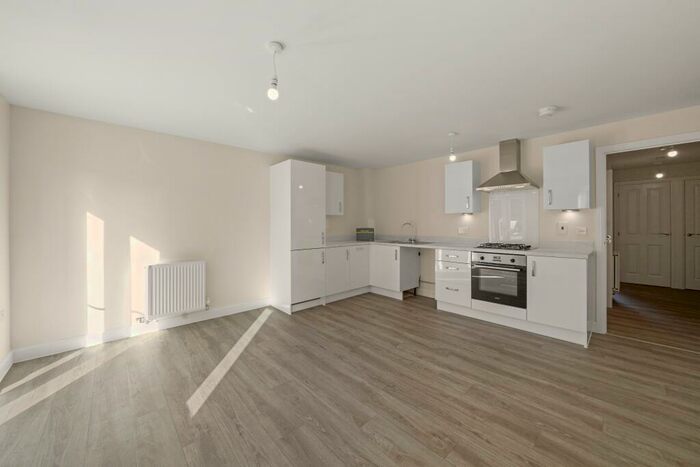 1 Bedroom Apartment To Rent In Betony Meadow, Houghton Regis, LU5