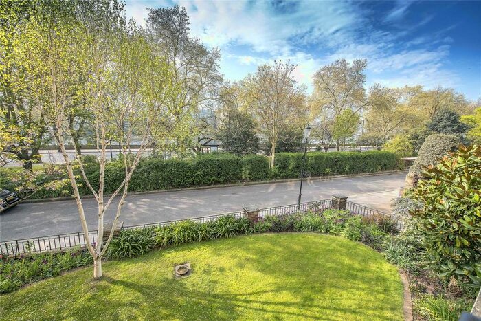 4 Bedroom Flat For Sale In Cheyne Walk, London, SW3