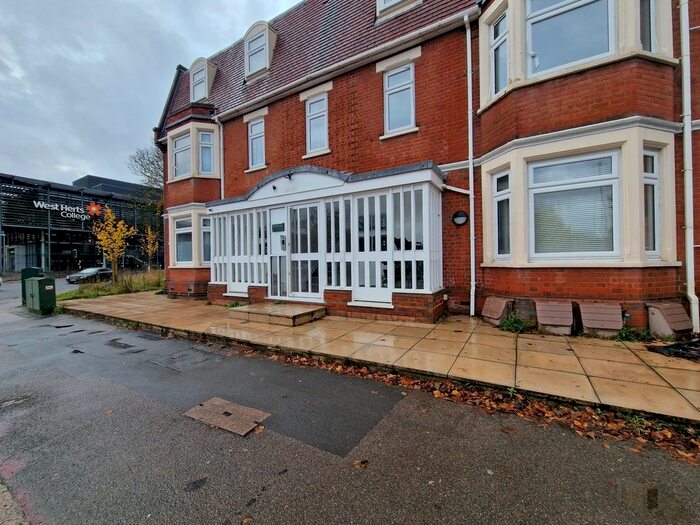 1 Bedroom Flat To Rent In Acre House, Hyde Road, Watford, WD17