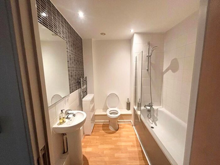 2 Bedroom Barn Conversion To Rent In The Litmus Building, City Centre, NG1