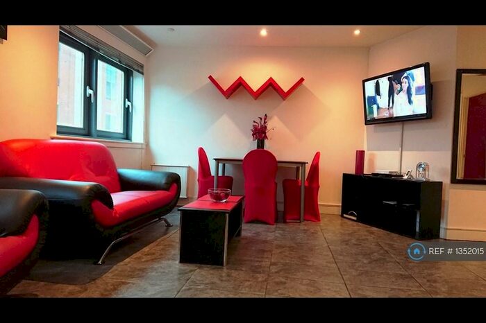 3 Bedroom Flat To Rent In The Habitat - City Centre, Nottingham, NG1