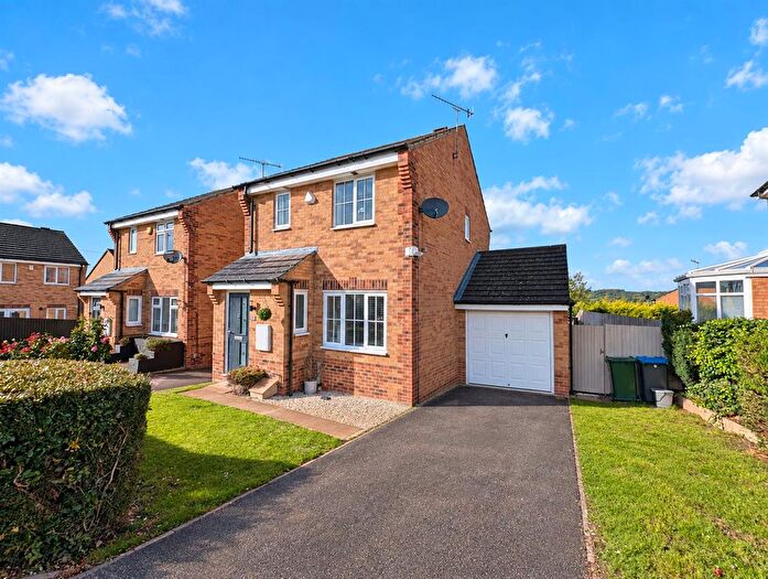 3 Bedroom Link Detached House For Sale In Stead Hill Way, Thackley, Bradford, BD10