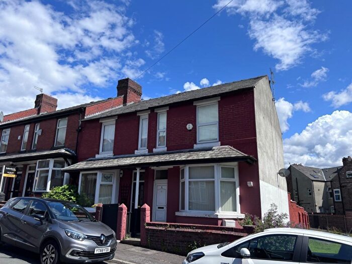 5 Bedroom Semi-Detached House To Rent In Rock Street, Manchester, M7