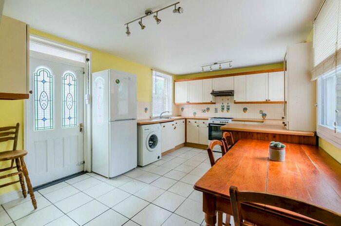 4 Bedroom Terraced House To Rent In New North Road, Islington, London, N1