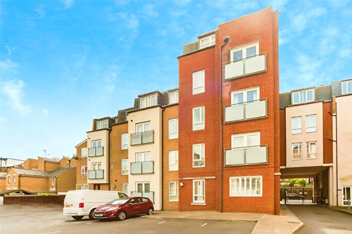 1 Bedroom Flat For Sale In High Street, Rochester, Kent, ME1