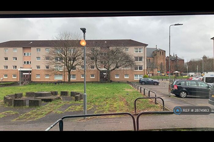 3 Bedroom Flat To Rent In Mcaslin Court, Glasgow, G4