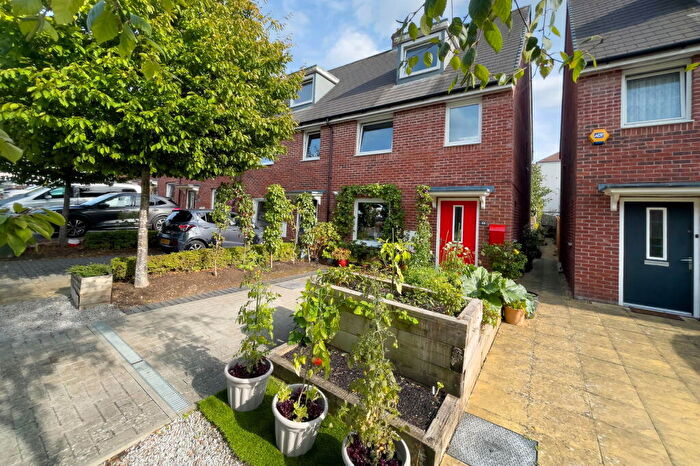 3 Bedroom Town House For Sale In Colby Street, Southampton, SO16