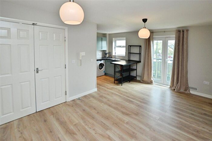 2 Bedroom Apartment For Sale In Whitehall Croft, Leeds, West Yorkshire, LS12