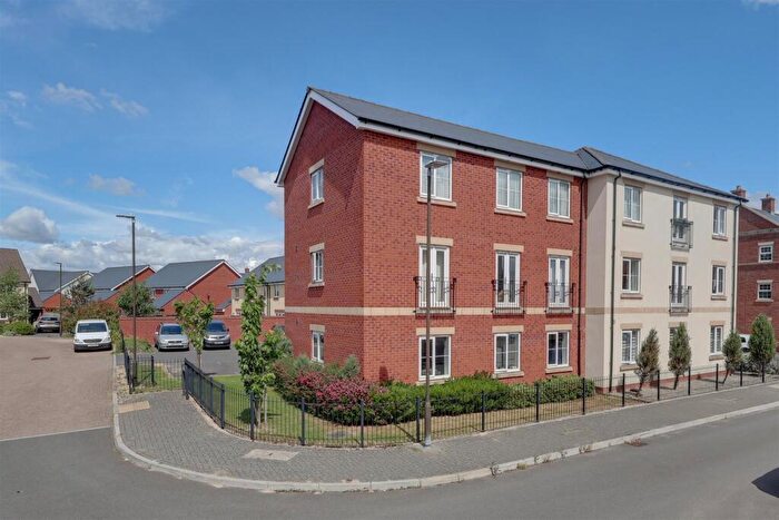 2 Bedroom Apartment For Sale In Chestnut Road, Brockworth, Gloucester, GL3