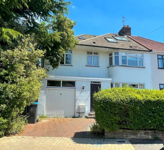 Houses for sale & to rent in HA3 0NQ, Ilmington Road, Kenton Harrow