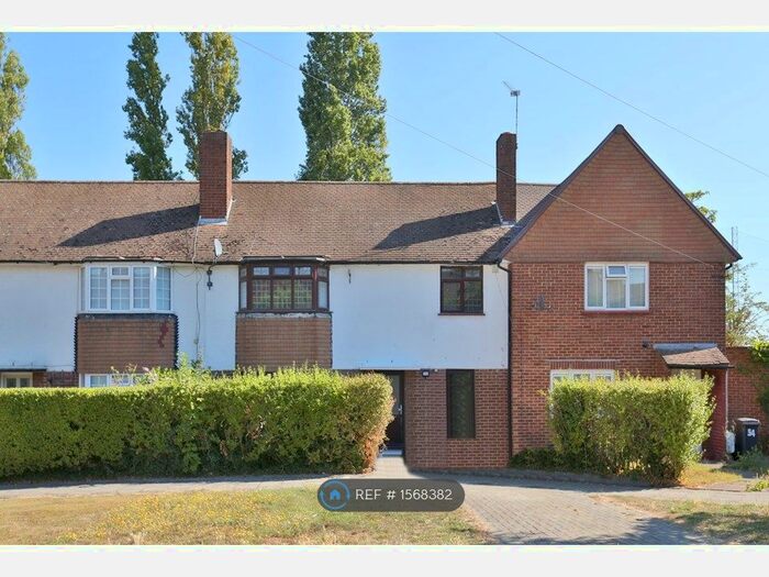 Studio To Rent In Imperial Way, London, BR7