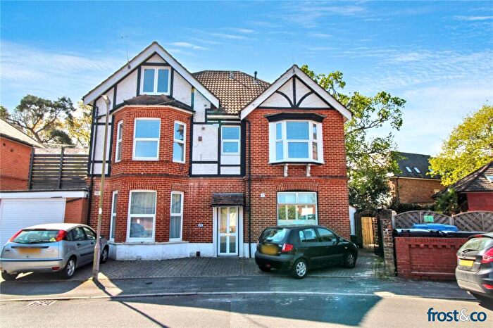 1 Bedroom Apartment For Sale In Herbert Road, Bournemouth, Dorset, BH4