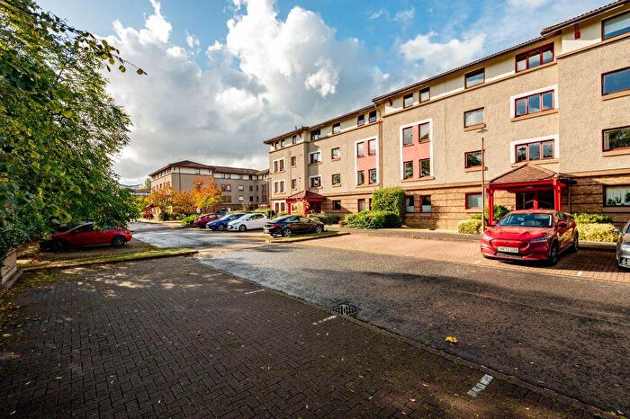 2 Bedroom Flat For Sale In / North Werber Place, Fettes, Edinburgh, EH4