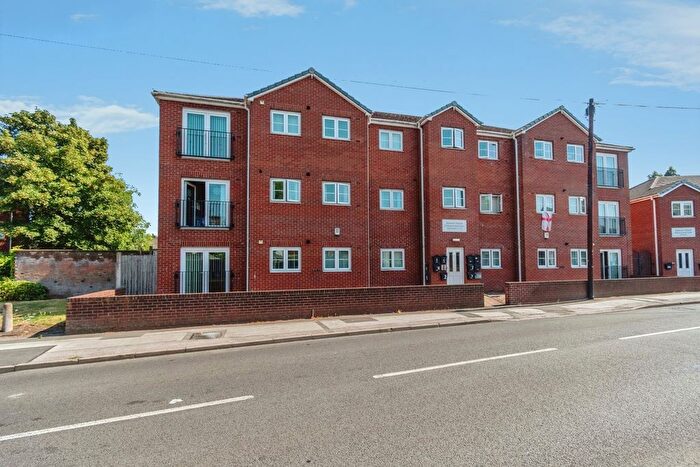 2 Bedroom Flat For Sale In Bloxwich Road South, Willenhall, West Midlands, WV13