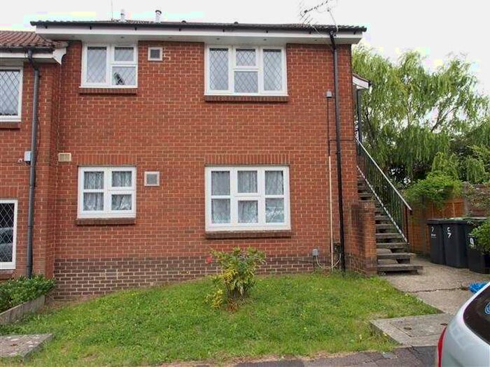 Flat To Rent In Arragon Court, Waterlooville, Hampshire, PO7