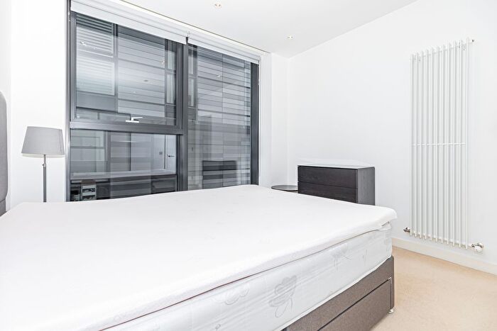 1 Bedroom Flat To Rent In , Simpson Loan, Edinburgh, EH3