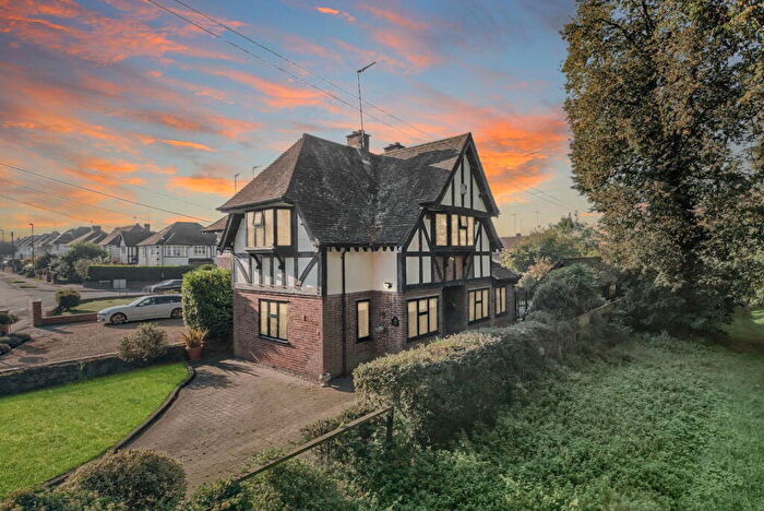 3 Bedroom Detached House For Sale In Baginton Road, Stivichall, Coventry, CV3