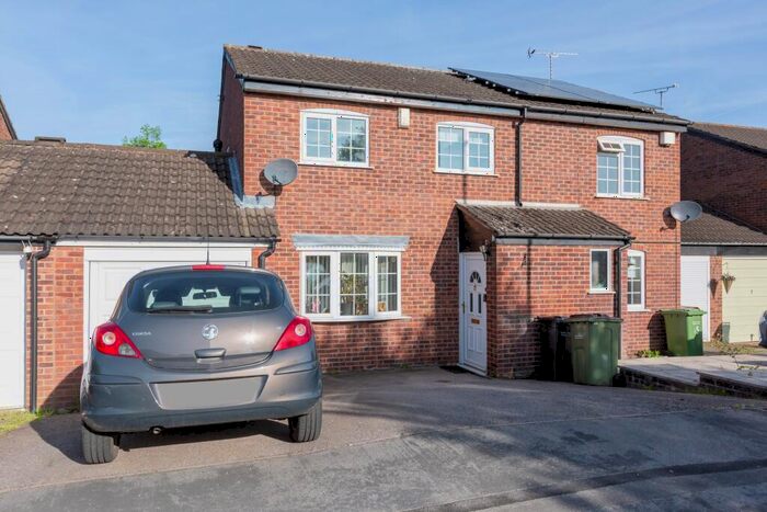 3 Bedroom Semi-Detached House To Rent In Wheatland Close, Leicester, LE2