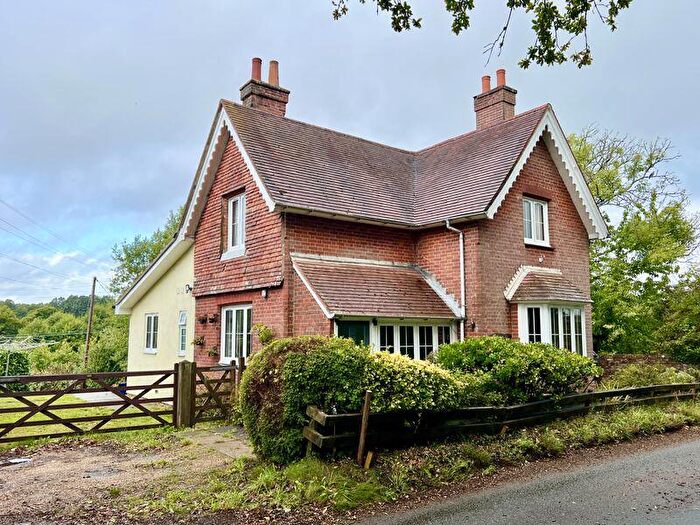3 Bedroom Detached House For Sale In Near Wickham, PO17