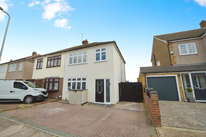 3 Bedroom Semi-Detached House For Sale In Lakeside, Rainham, Essex, RM13