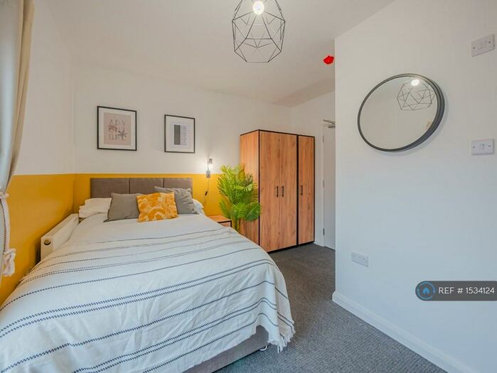 6 Bedroom Terraced House To Rent In Colwyn Road, Northampton, NN1