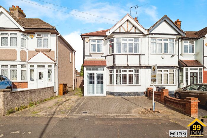 3 Bedroom End Of Terrace House For Sale In Joydon Drive, Romford, Essex, RM6