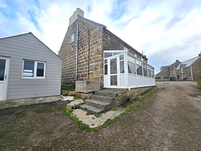 3 Bedroom Flat To Rent In Porthcurno, TR19