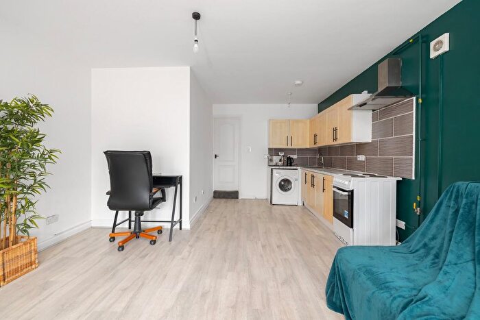 1 Bedroom Flat For Sale In St. Johns Lane, Bristol, BS3