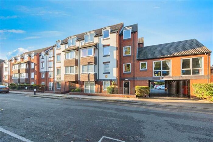 1 Bedroom Flat To Rent In Homerose House, Cottage Grove, PO5