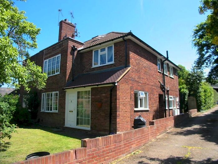 2 Bedroom Maisonette To Rent In Claremont Gardens, Surbiton, KT6