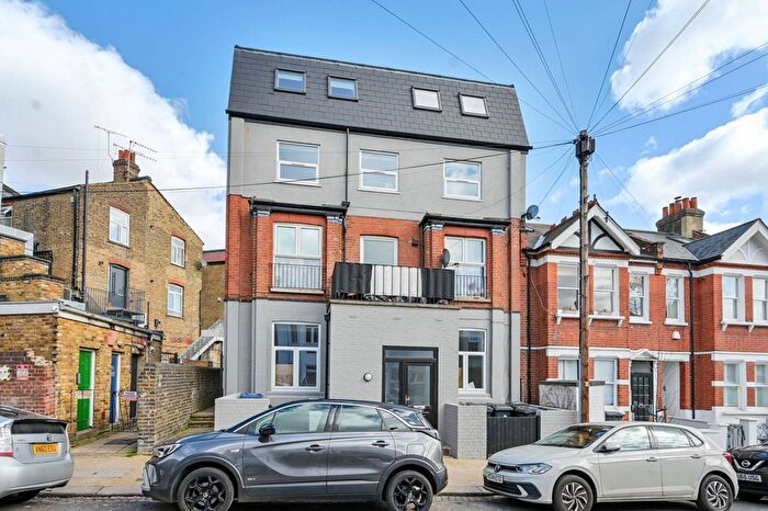 2 Bedroom Flat For Sale In Berymead Gardens, Acton, London, W3