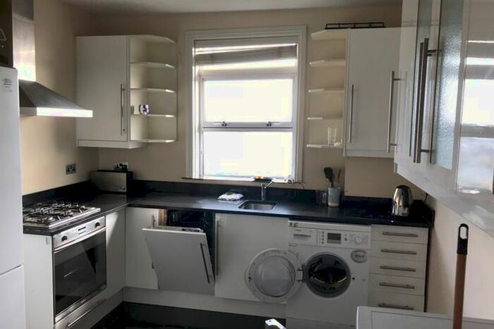 4 Bedroom Flat To Rent In Pennsylvania Road, Exeter, EX4