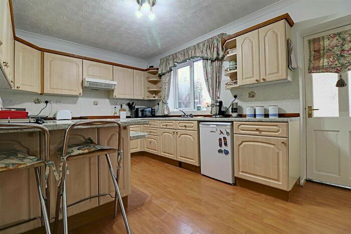 2 Bedroom Detached Bungalow To Rent In Wolverhampton Road, Pelsall, Walsall, WS3
