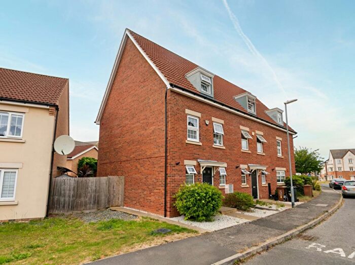 4 Bedroom End Of Terrace House For Sale In Cambrian Lane, Little Stanion, NN18
